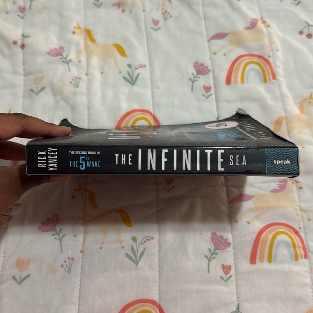 The Infinite Sea by Rick Yancey - Picture 3 of 3